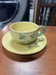 BORDALLO PINHEIRO SHAMROCK TEACUP