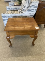 Curved Leg Oak Side Table