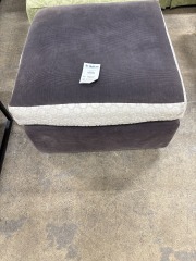 Grey Ottoman\/w\/ wheels
