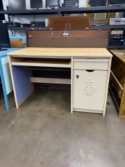 Ornate Accent Beige Front Desk