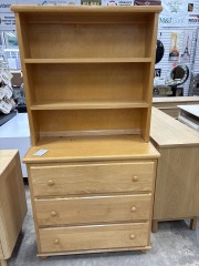Maple 3 Drawer Dresser w\/Hutch
