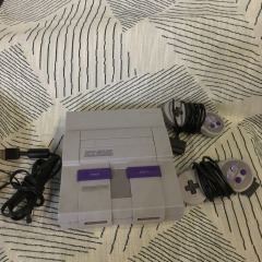 Super Nintendo Entertainment System (SNES) \