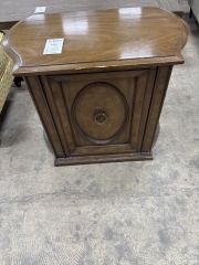 Wood End Table\/1 door
