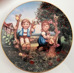 Collectors Plate, Hummel, Danbury Mint, Apple Tree Boy Girl