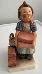 \u201cThe Builder\u201d Hummel Porcelain Figure 5 1\/2\u201dH