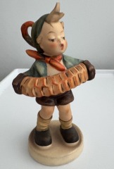\u201cAccordian Boy\u201d Hummel Porcelain Figure 5 3\/8\u201dH
