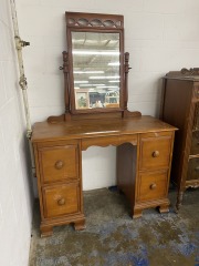 Vintage Country Style Vanity