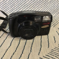 Samsung Maxima Zoom 105 35mm film camera.