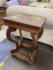 Curvy Leg Side Table