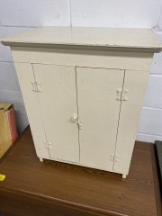 Unique Dolls Wardrobe