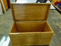 Wicker chest