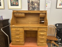 Large Oak Rolltop Desk w\/chair