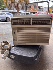 Frigidaire 12k AC Unit WORKS