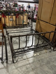 Iron Sleigh Bed Queen    3061