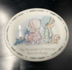 1987 Precious Moments Oval Trinket Box