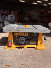DeWALT 10\