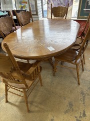 Vintage Wooden Extendable Dining Table w\/ 6 Chairs