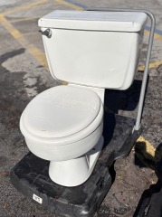 American Standard White Round Toilet