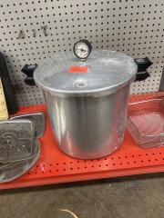 Presto Deluxe Pressure Cooker 22 quarts