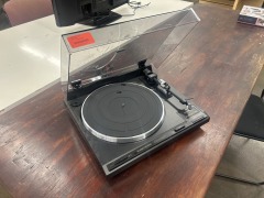 Pioneer PL-670 Turntable