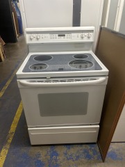 Free-Standing Electric Range