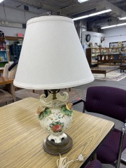 Vintage Handpainted Capodimonte Italian Porcelain Flower Lamp