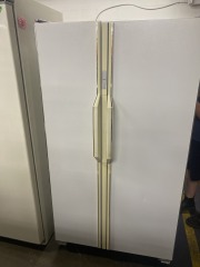 Freestanding Side-by-Side Refrigerator\/Freezer