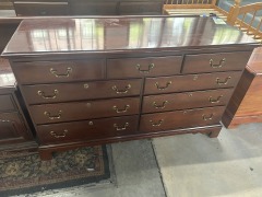 Link Taylor Dresser