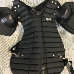 BIKE brand umpire chest protector size large