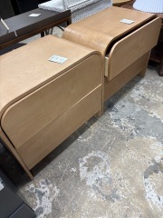 Oak 2-Drawer Nightstand