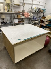 Versitile Workstation Table