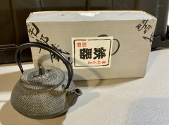 Vintage Japanese Nanbu Tetsubin Cast Iron Teapot