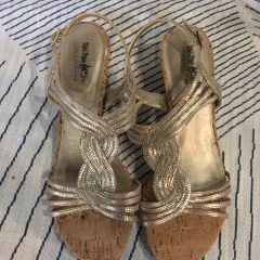 Coach And Four Sandals Shoes Women's Size 9 Gold Thong Wedge Cork Heel Slip On