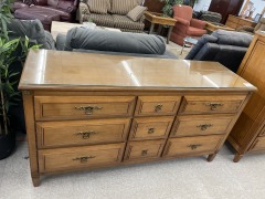 Maple 9 Drawer Dresser