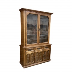 Metal Lattice with Glass Hutch