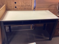 Black Desk