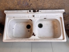 Outdoor Cast Iron Sink 48 1\/8\