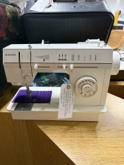 Reuse Planet - Singer 5705C Vintage Sewing Machine
