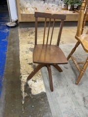 Lil Vintage Screw Shaft Chair