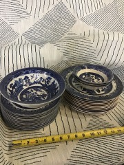 VINTAGE Churchill Classic Blue Willow Fine China Set England