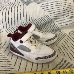 Little Kid Jordan Spizike Low White Wolf Grey Anthracite Team Red FQ3951-106