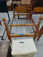 MAPLE STYLE TWIN SIZE VINTAGE BED FRAME