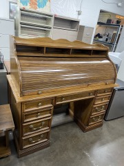 Roll Top Desk (with key)