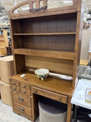 Stanley 4 dr desk w\/ hutch