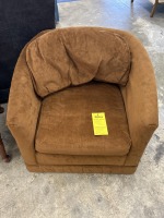 Style Craft Barrel Brown Chair