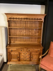 Hutch\/ Armoire