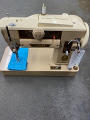 Singer 401A Vintage Sewing Machine