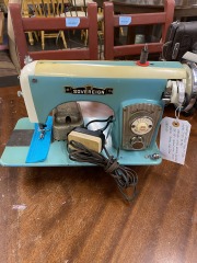 Sovreign Deluxe Vintage Sewing Machine