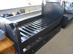 Wood Frame Day Bed w\/Trundle