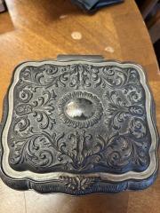 Jewelry box